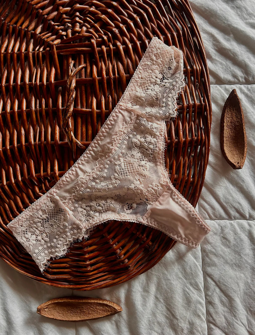 Коледна кутия с 3 чифта регулируемо AMIRASS бельо