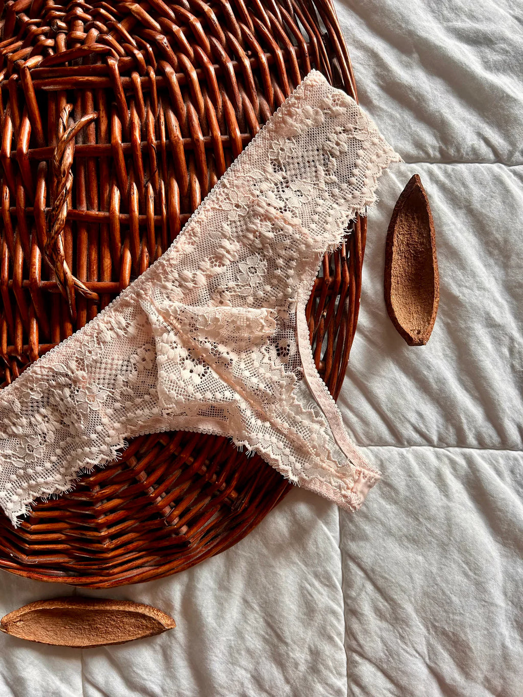 Коледна кутия с 3 чифта регулируемо AMIRASS бельо