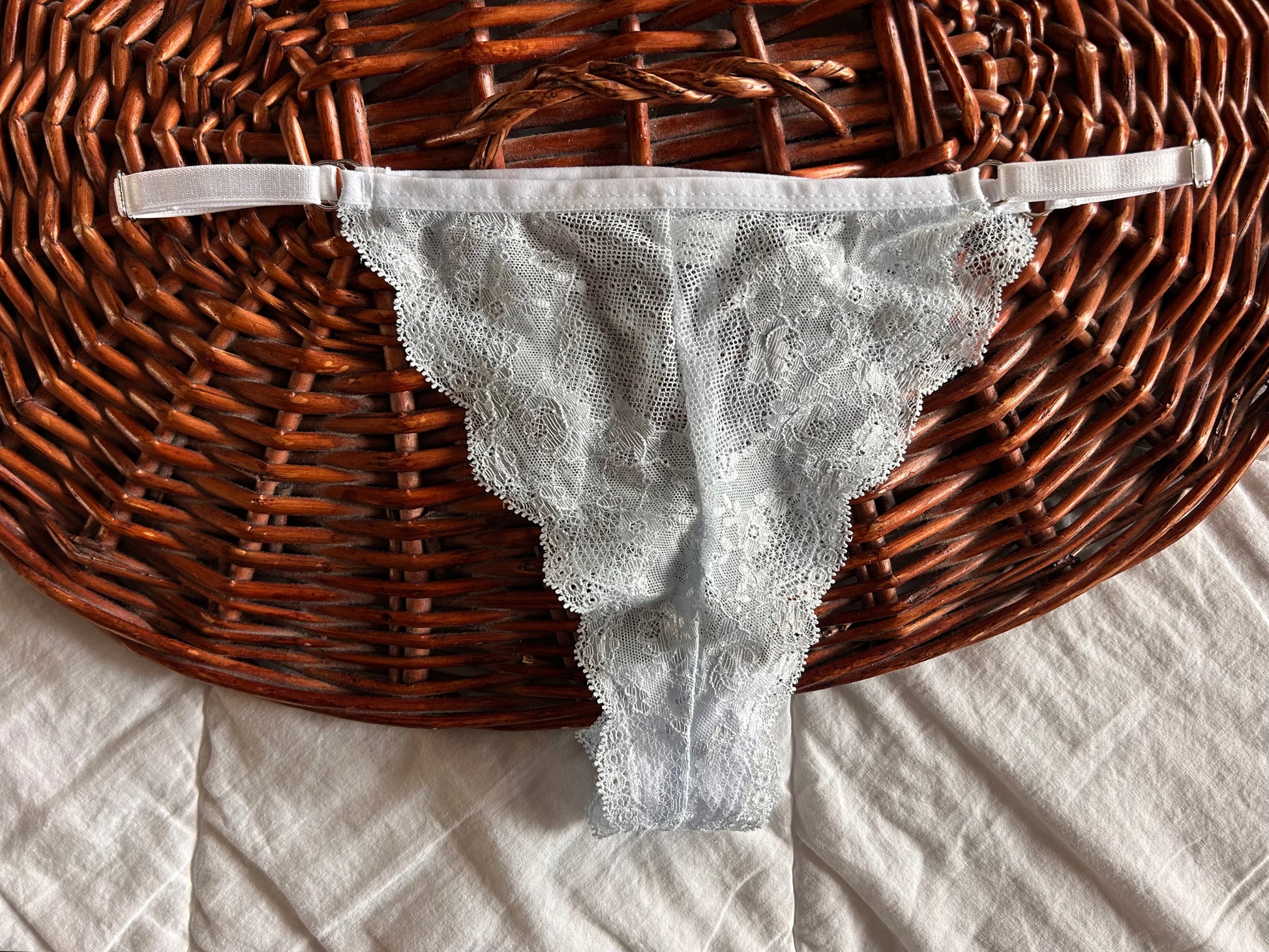 Луксозна дантелена бикина с “White Blue”